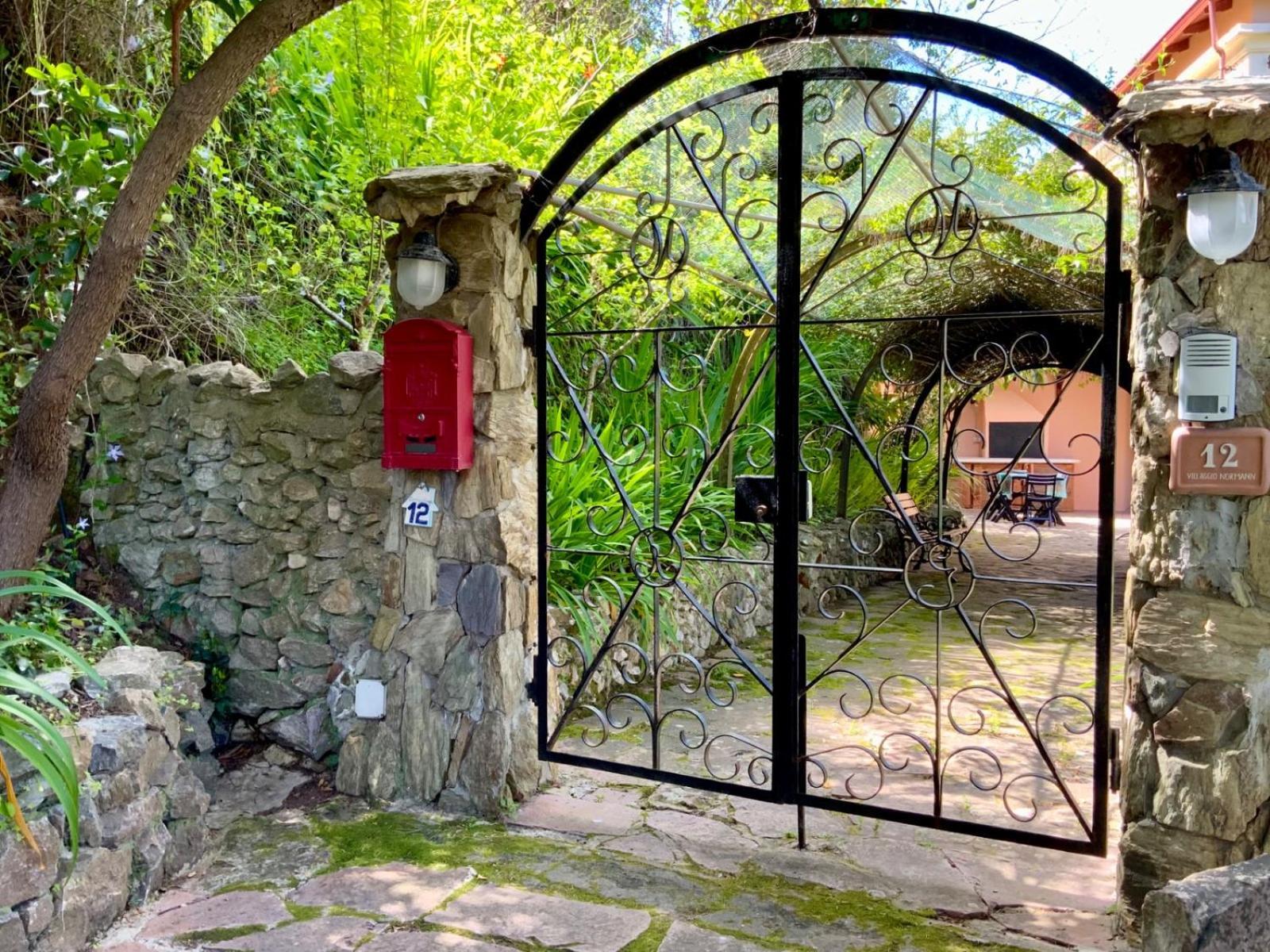 Aragoniteazzurra Casa Vacanza กอนเนซา ภายนอก รูปภาพ